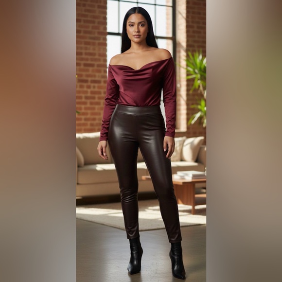 Reitmans Pants - 🆕 Reitmans - Dark Brown High-Rise Faux Leather Leggings